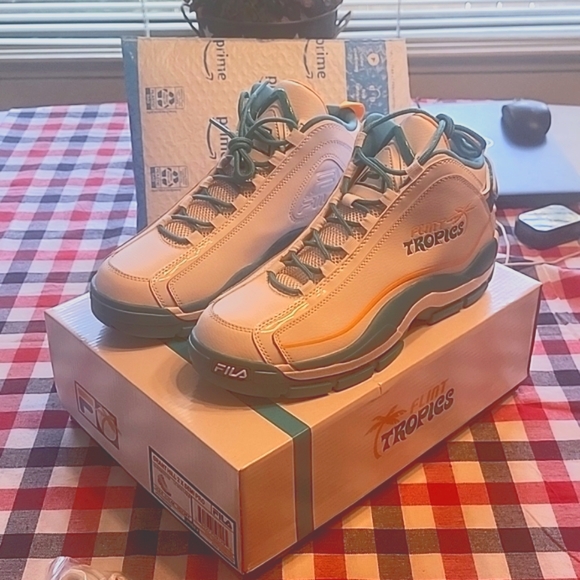 Fila Other - NIB Semi-Pro Grant Hil 2l Fila Basketball Shoes Size 10.5